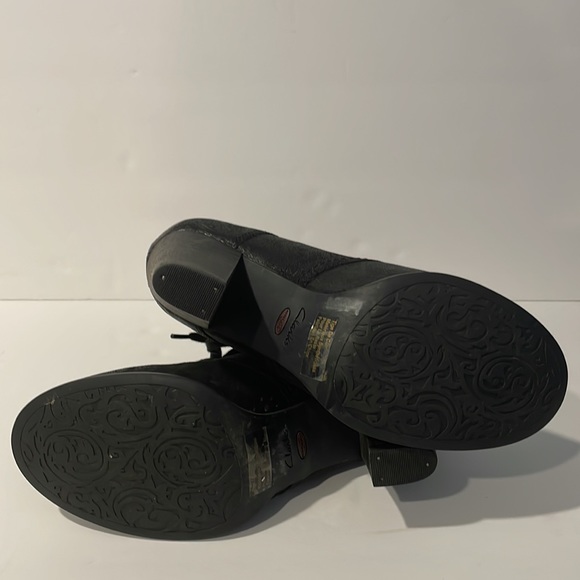 Clarks Artisan Active AIR Black Leather Lace-up Heeled Bootie Women's Size 8.5M - Picture 6 of 12